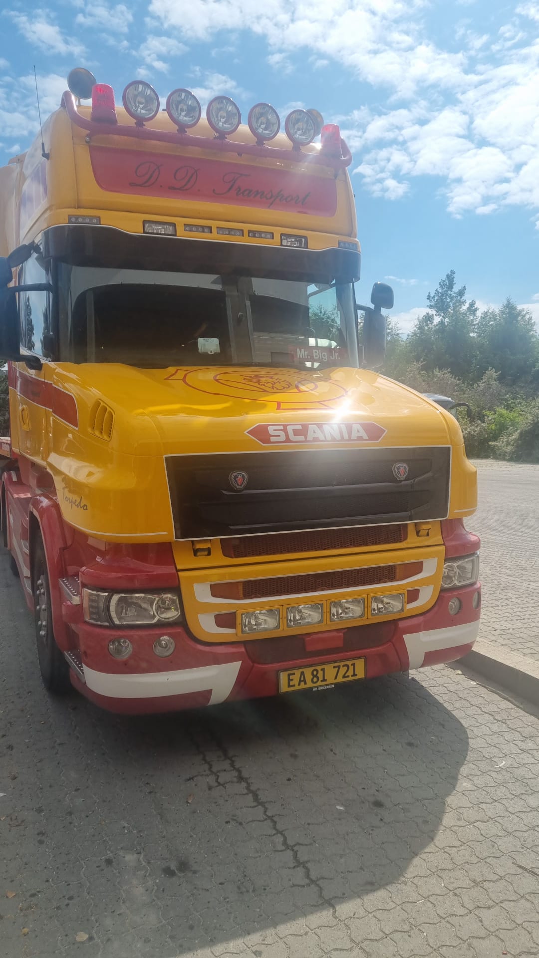 D.D. Transport Scania Torpedo gul og rød