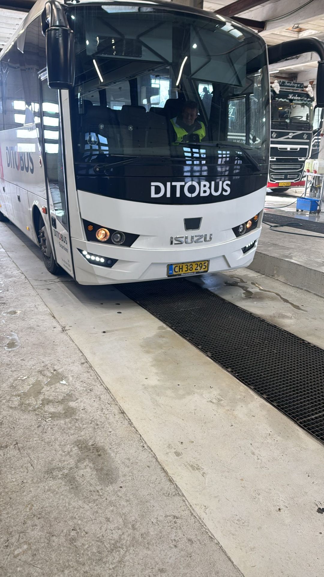 Busvask hos Olsens Vaskehal 4