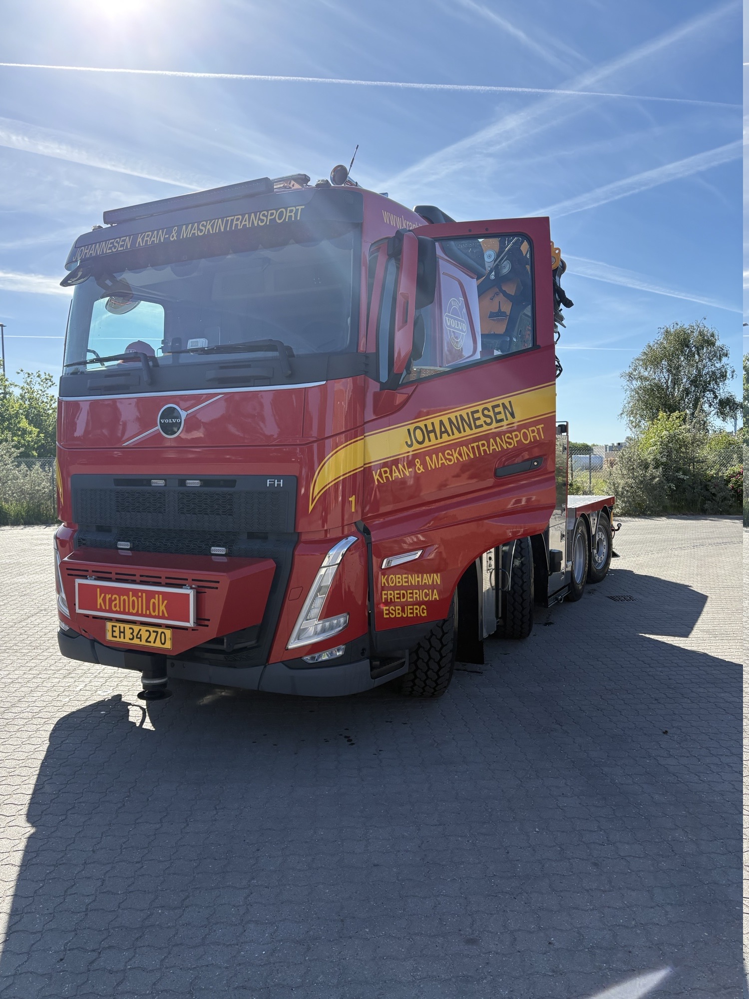 Johannesen Volvo FH kran- og maskintransport lastbil