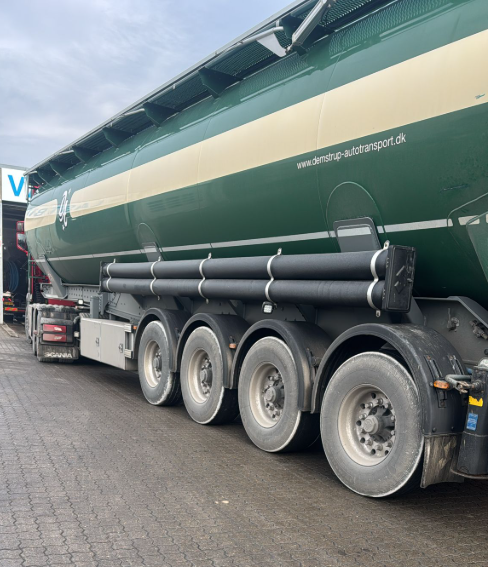 Demstrup silo-trailer klar til vask